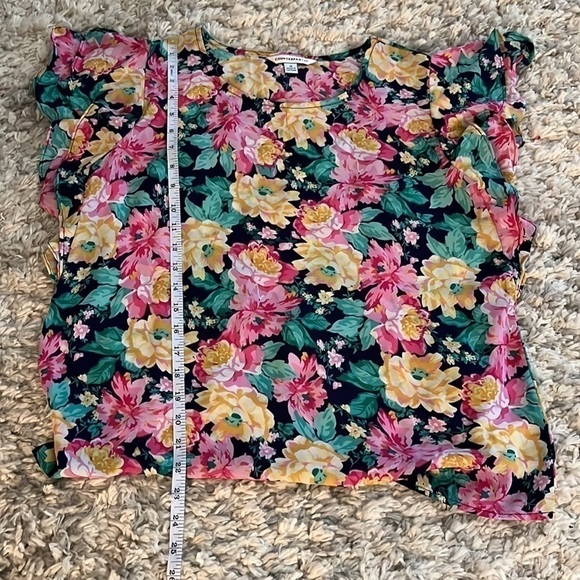 Counterparts floral ruffle sleeve blouse - Picture 8 of 8